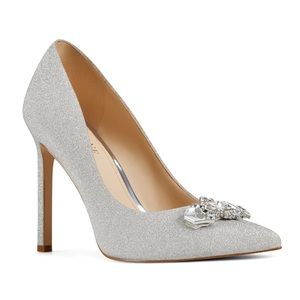 NWT Nine West Trulove Pointy Toe Pumps silver 5M